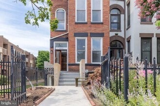 Building Photo - 3002 13th St NW