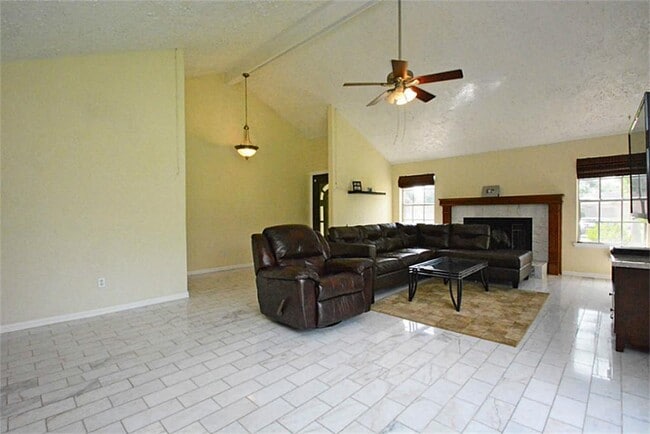 Building Photo - 2523 Coopers Post Ln