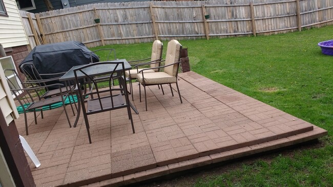 Foto del edificio - 2738 Shale Ledge Rd