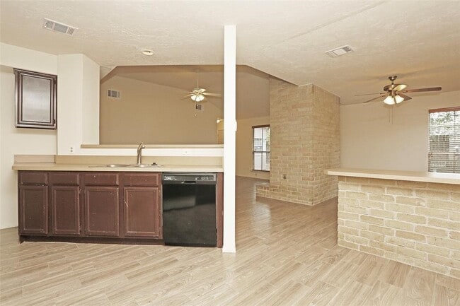 Foto del edificio - 1302 Silver Morning Dr