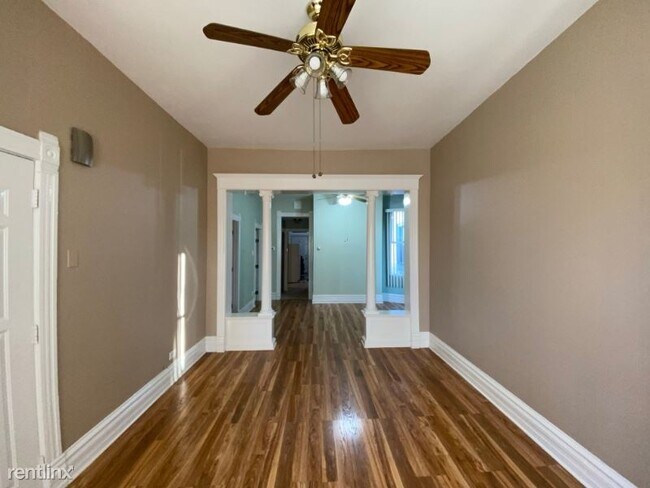 Foto del edificio - 1637 N Maplewood Ave