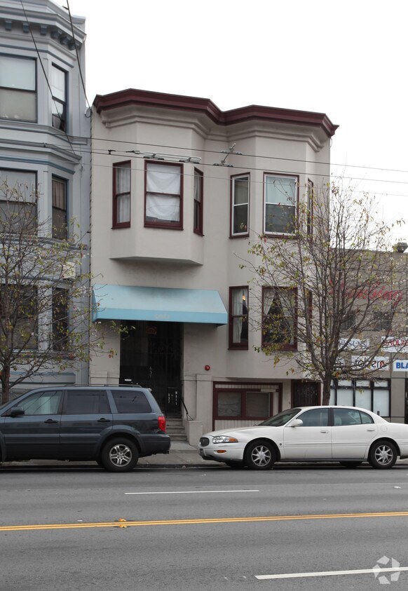 Building Photo - 635-637 S Van Ness Ave