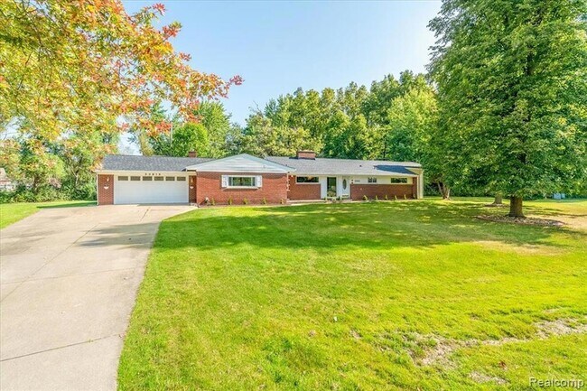 Building Photo - 23815 E Newell Cir