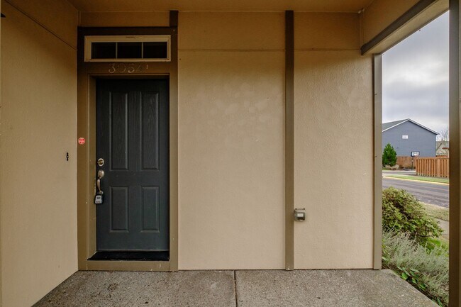 Foto del edificio - 4-Bedroom Home in NW Albany