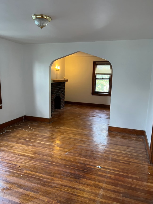 Building Photo - 161 Whitehall Ave