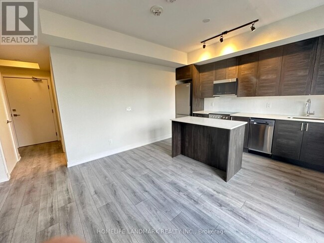 Photo du bâtiment - 15-1515 Ellerslie Ave