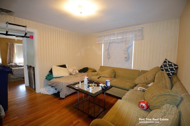 Photo - 16-18-18 Caltha Rd Apartment