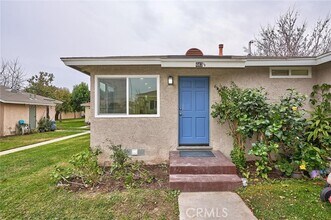 Building Photo - 443 E 234th Walk