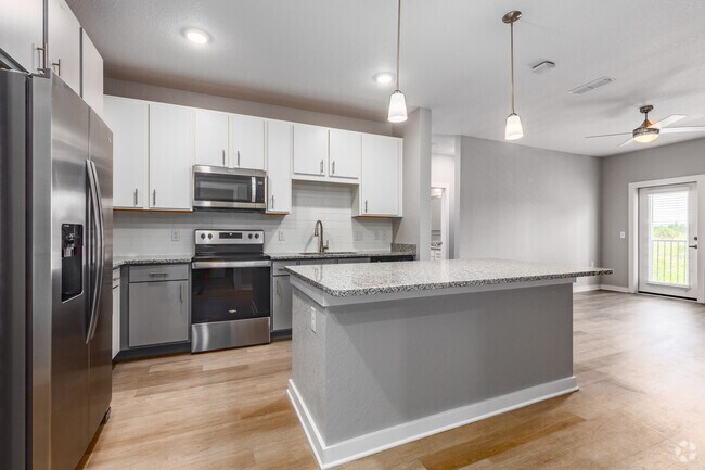 3 BR, 2 BR- 1,248SF - Harmon on the Lake