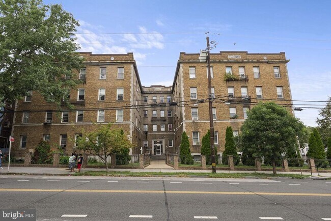 Foto del edificio - 4120 14th St NW