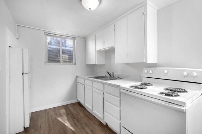Foto del edificio - 145 N Ash St