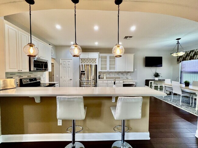 Foto del edificio - "Golf Course Living! Spacious 3-Bed, 2.5-Bath Home with 2,829 Sq Ft at The Oaks"