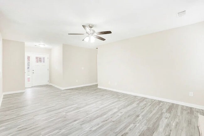 Building Photo - 51 Hidden Ridge Dr