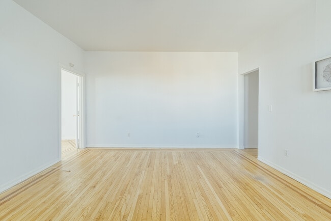 Building Photo - 851 Boulevard E