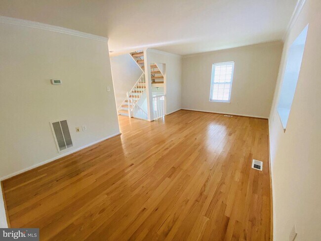 Foto del edificio - 9889 Burke Pond Ct
