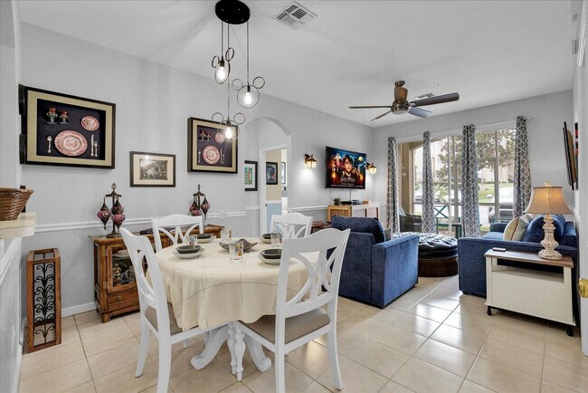 Building Photo - 2302 Silver Palm Dr