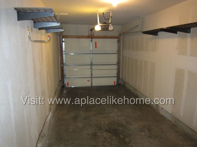 Building Photo - 4550 NE 83rd Street  Kansas City MO 64119