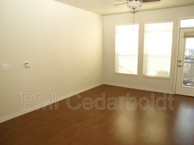 Building Photo - 10176 Park Meadows Dr