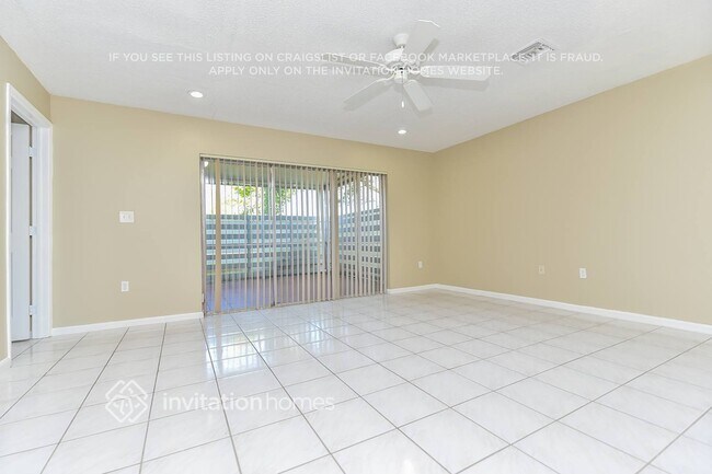 Foto del edificio - 14450 SW 139th Ave