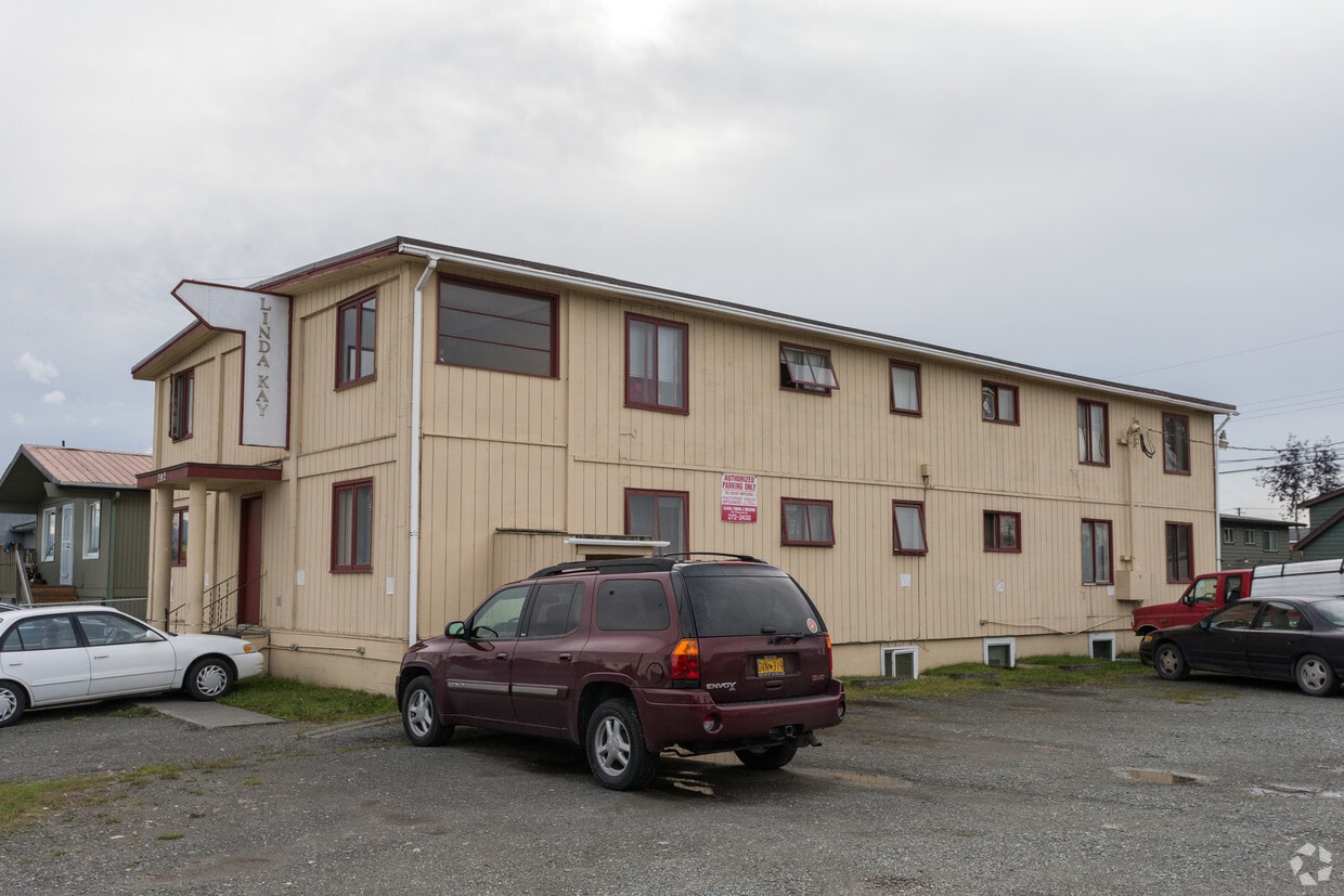 Building Photo - 202 N Klevin St
