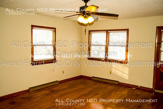 Building Photo - 3 Bedroom Ranch!