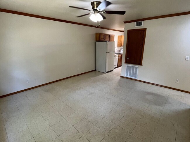 Foto del edificio - 1011 N Parker Rd