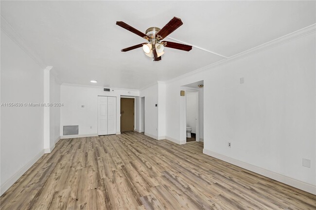 Foto del edificio - 919 Hillcrest Dr