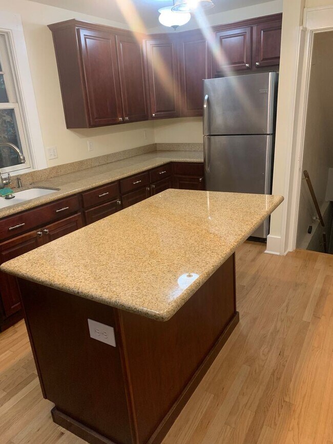 Foto del edificio - 3 br, 2.5 bath House - 2778 SW Fairview Blvd
