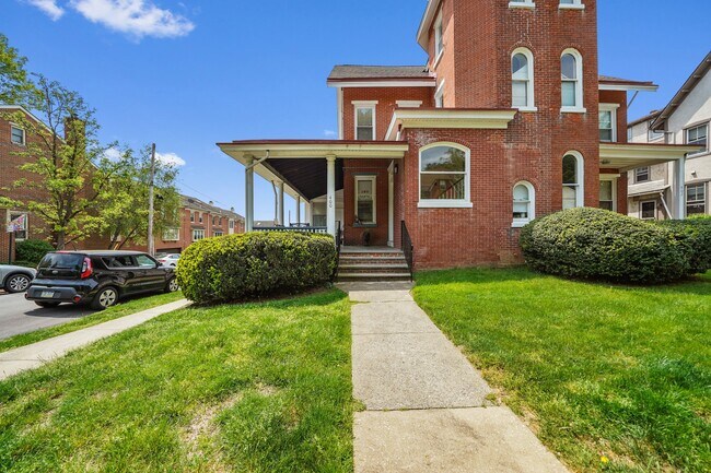 Building Photo - 400 N Church St