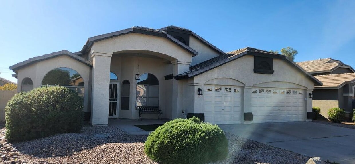 Charming and beautiful newly remodeled Gilbert home!! - Charming and beautiful newly remodeled Gilbert home!!