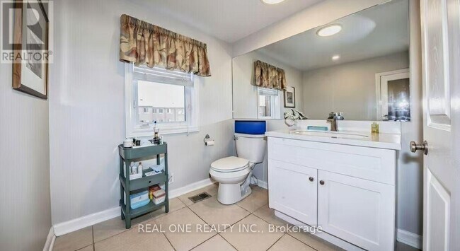 Photo du bâtiment - 77 Leitchcroft Crescent