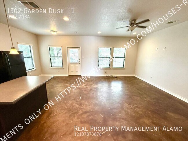 Photo - 1302 Garden Dusk Apartment