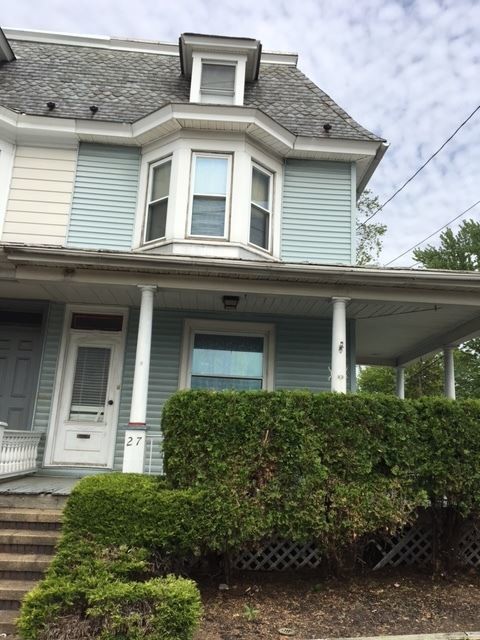 Primary Photo - 5 br, 1 bath House - 27 MULL AVENUE