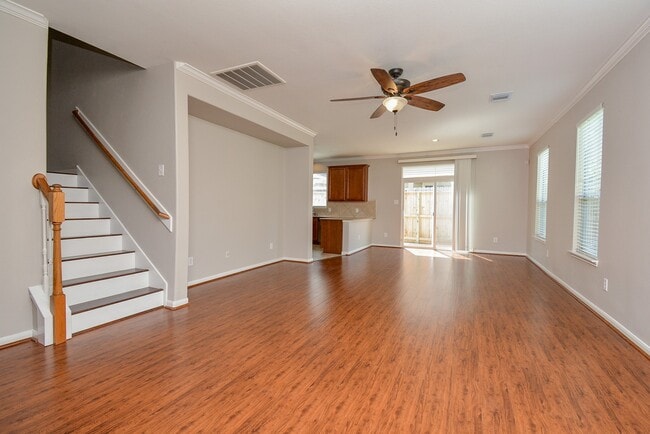 Building Photo - 16021 Summerville Lake Dr