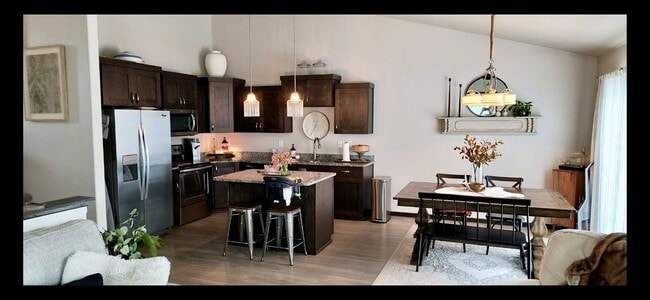 Foto del edificio - 3 Bed 3 Bath Twin Home