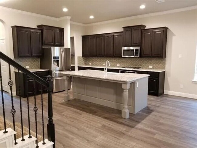 Foto del edificio - Coming Soon! 4BR/3.5BA | Updated Single Family Home | 2-Car Garage Parking | Fenced backyard