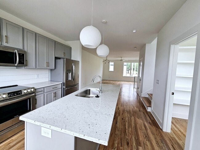 Photo - 522 Cliff Cir Apartment