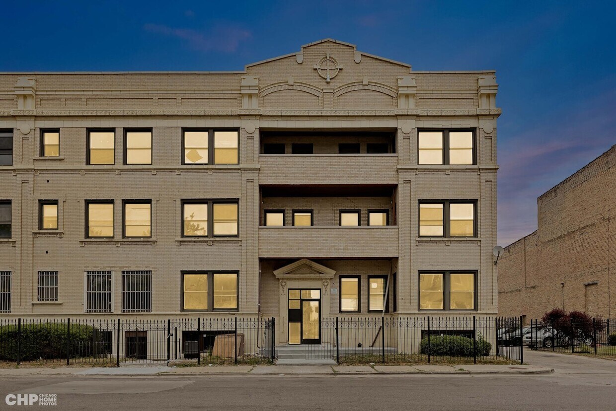 Primary Photo - 414 E 43rd St