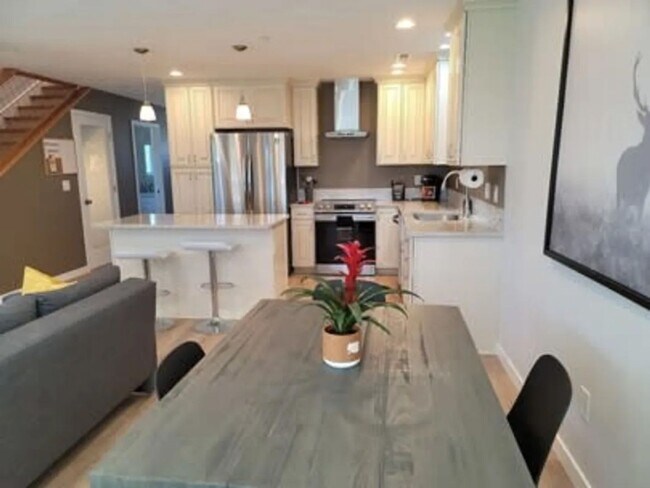 Foto del edificio - 2 Bedroom 2.5 Bath Townhouse located withi...