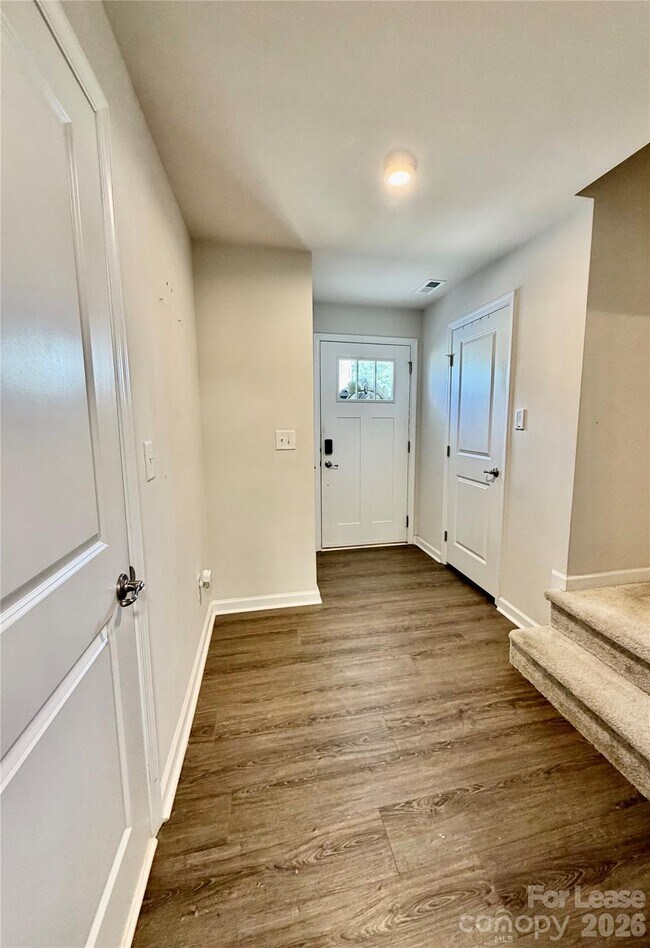 Building Photo - 2662 Grantham Place Dr