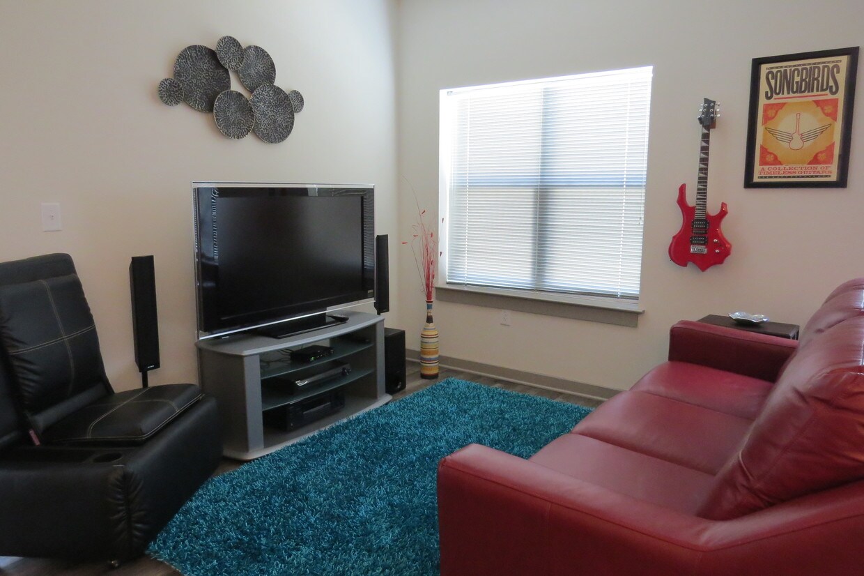 Living Area - 804 Riverfront Pkwy