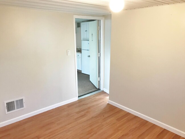 Building Photo - 5 Farber Pl