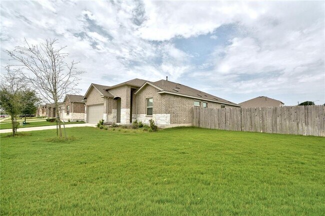 Foto del edificio - 21716 Windmill Ranch Ave