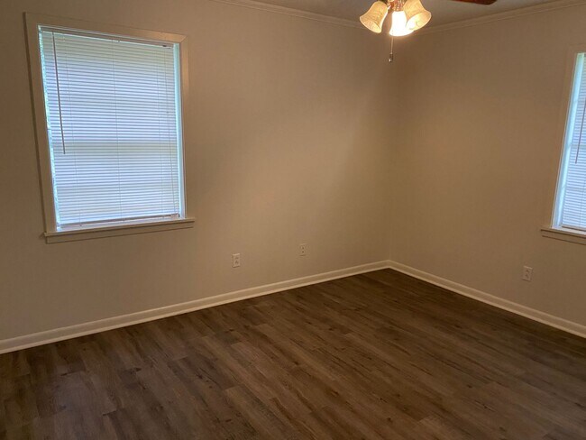 Foto del edificio - 3 Bedroom 1.5 Bath Home in Pineville, LA