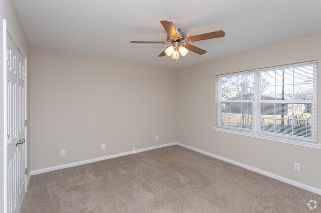2 Bedroom 1 Bath Bedroom - Redmond Chase Apartment Homes