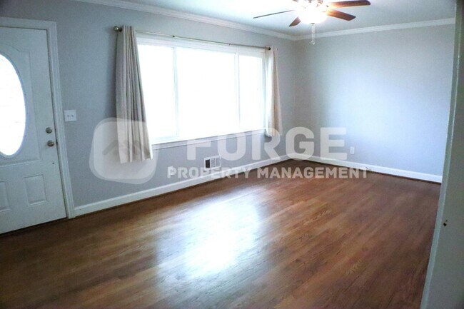 Photo - 106 Parkdale Dr House