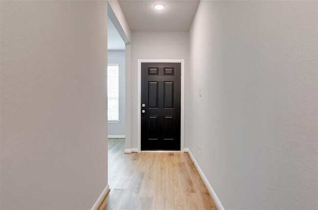 Building Photo - 19015 Fulvetta Haven Way