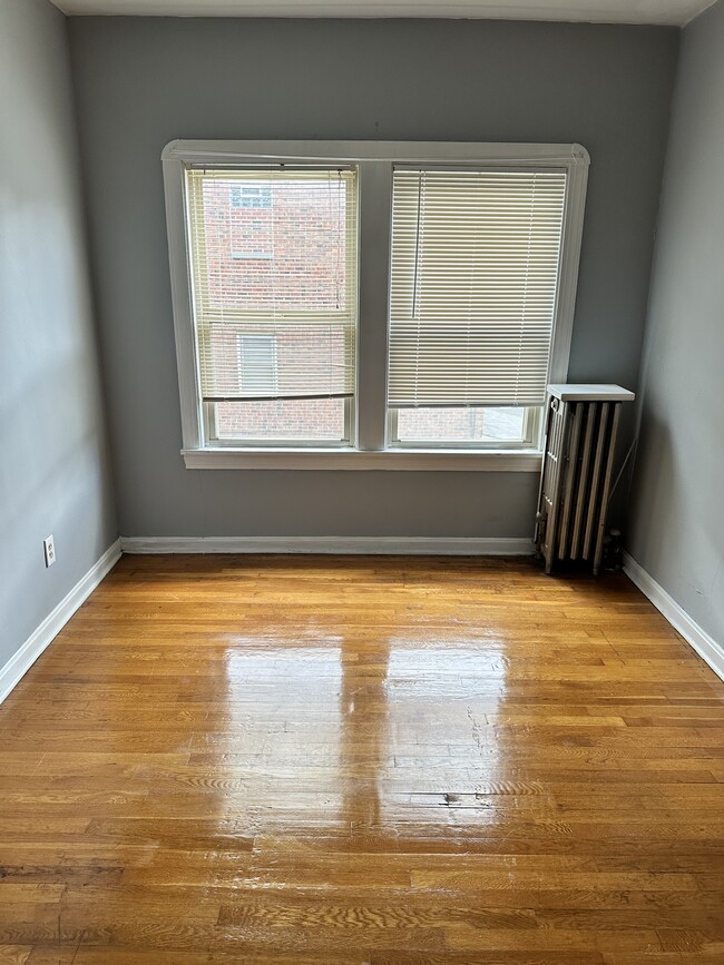 Building Photo - 1372 Bunts Rd