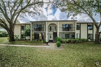 Building Photo - 2568 Pine Ridge Way S