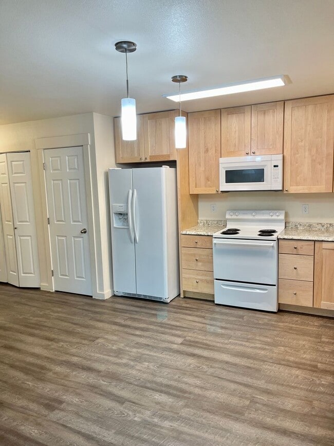 Foto del edificio - 410 Flower St